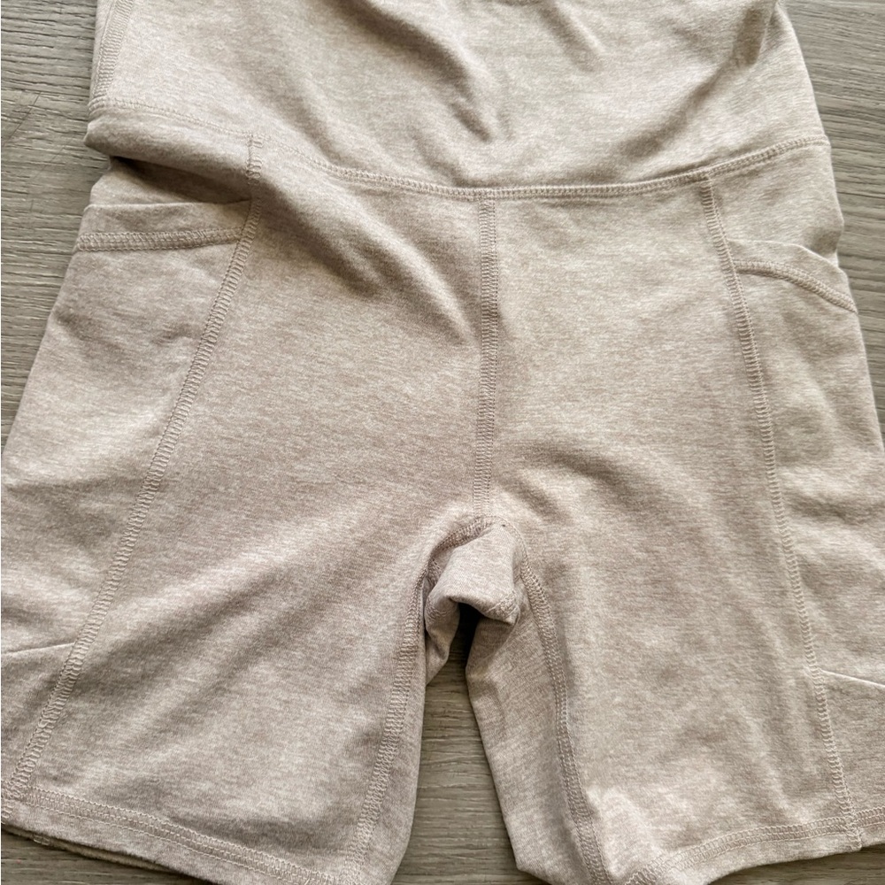 Zobha Women's Beige Bike Shorts